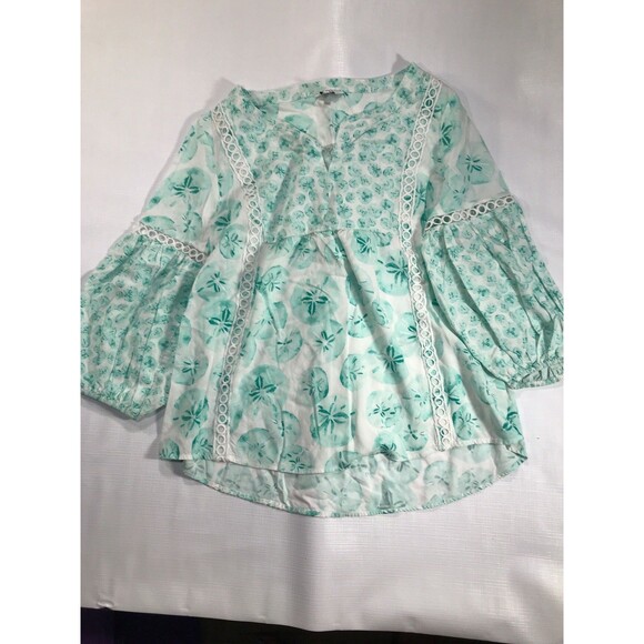 Crown And Ivy Sand dollars Blouse Size Medium - Picture 1 of 7